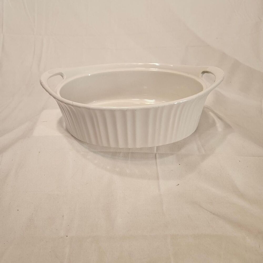 Corningware French White oval 1.5 quart stoneware baking dish with handles